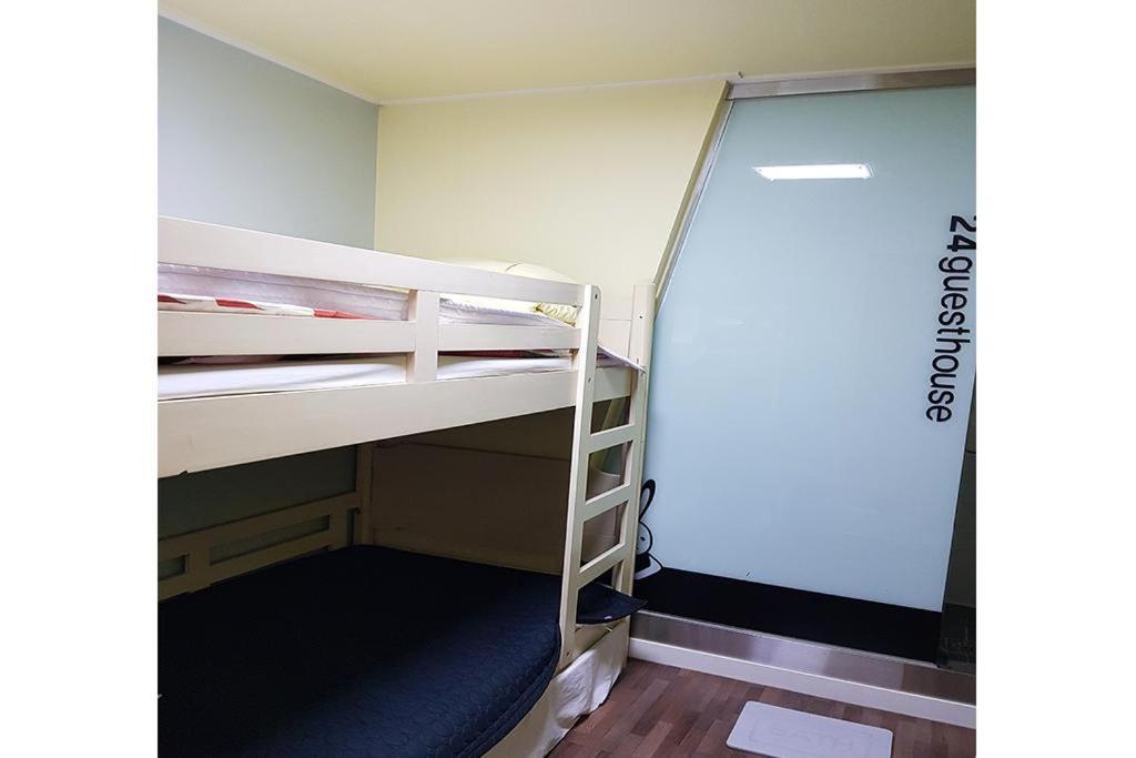 24 Sinchon Avenue Asrama Seoul