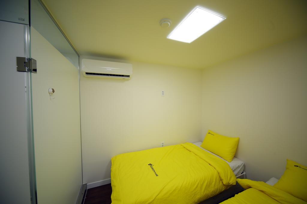 Asrama 24 Sinchon Avenue *