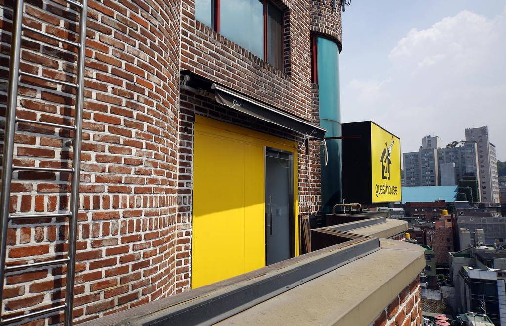 Asrama 24 Sinchon Avenue *