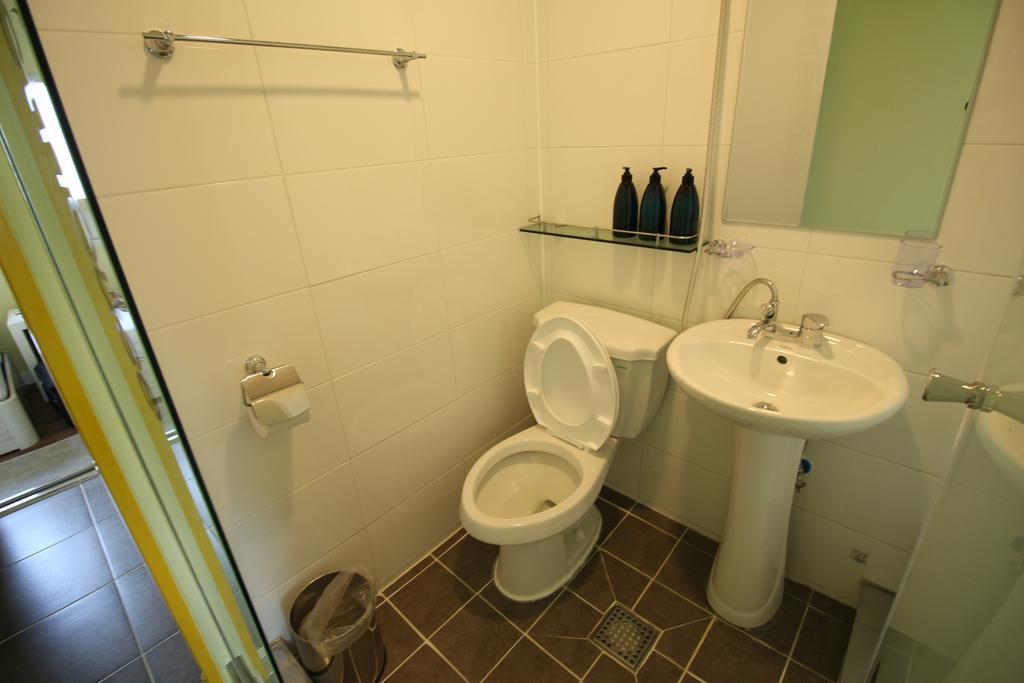 Asrama 24 Sinchon Avenue