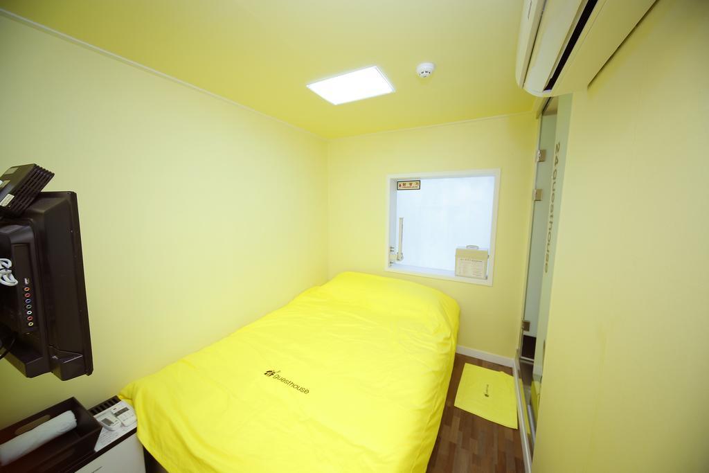 24 Sinchon Avenue Asrama