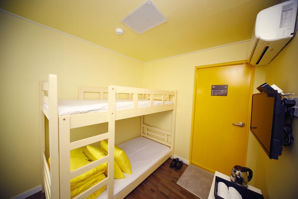 Asrama 24 Sinchon Avenue